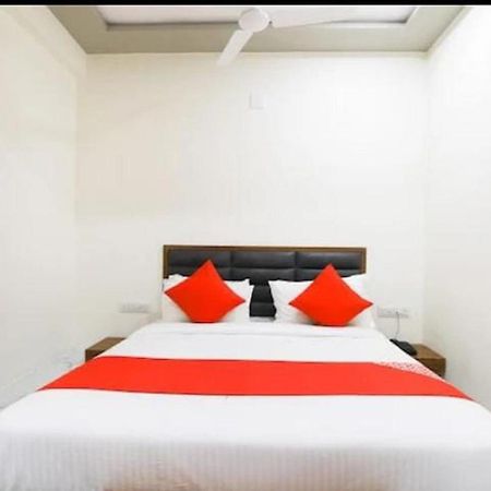 Hotel New Lake View Ahmedabad Buitenkant foto