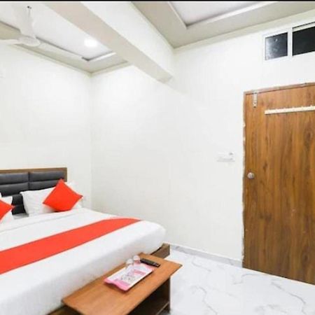 Hotel New Lake View Ahmedabad Buitenkant foto