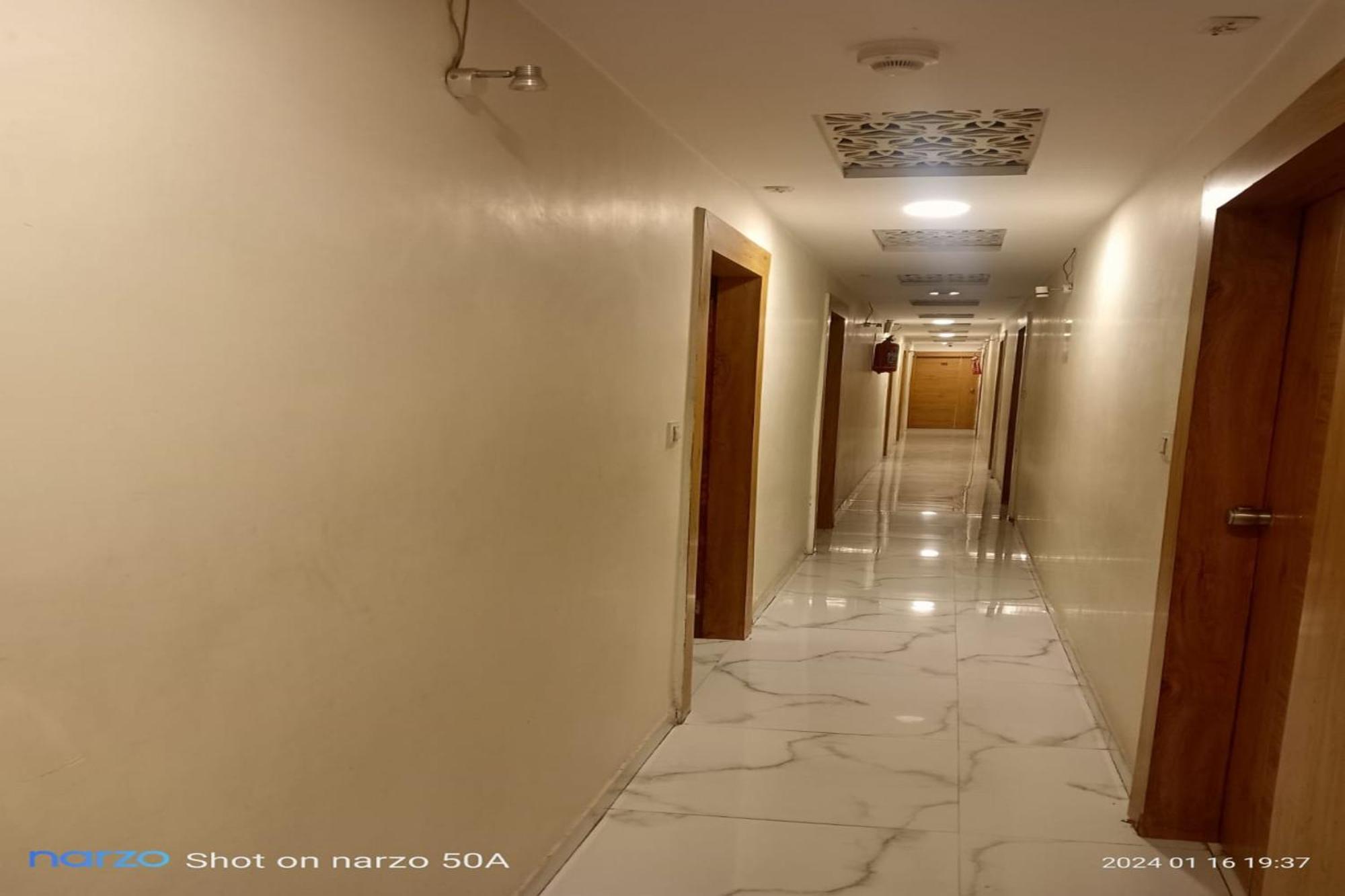 Hotel New Lake View Ahmedabad Buitenkant foto