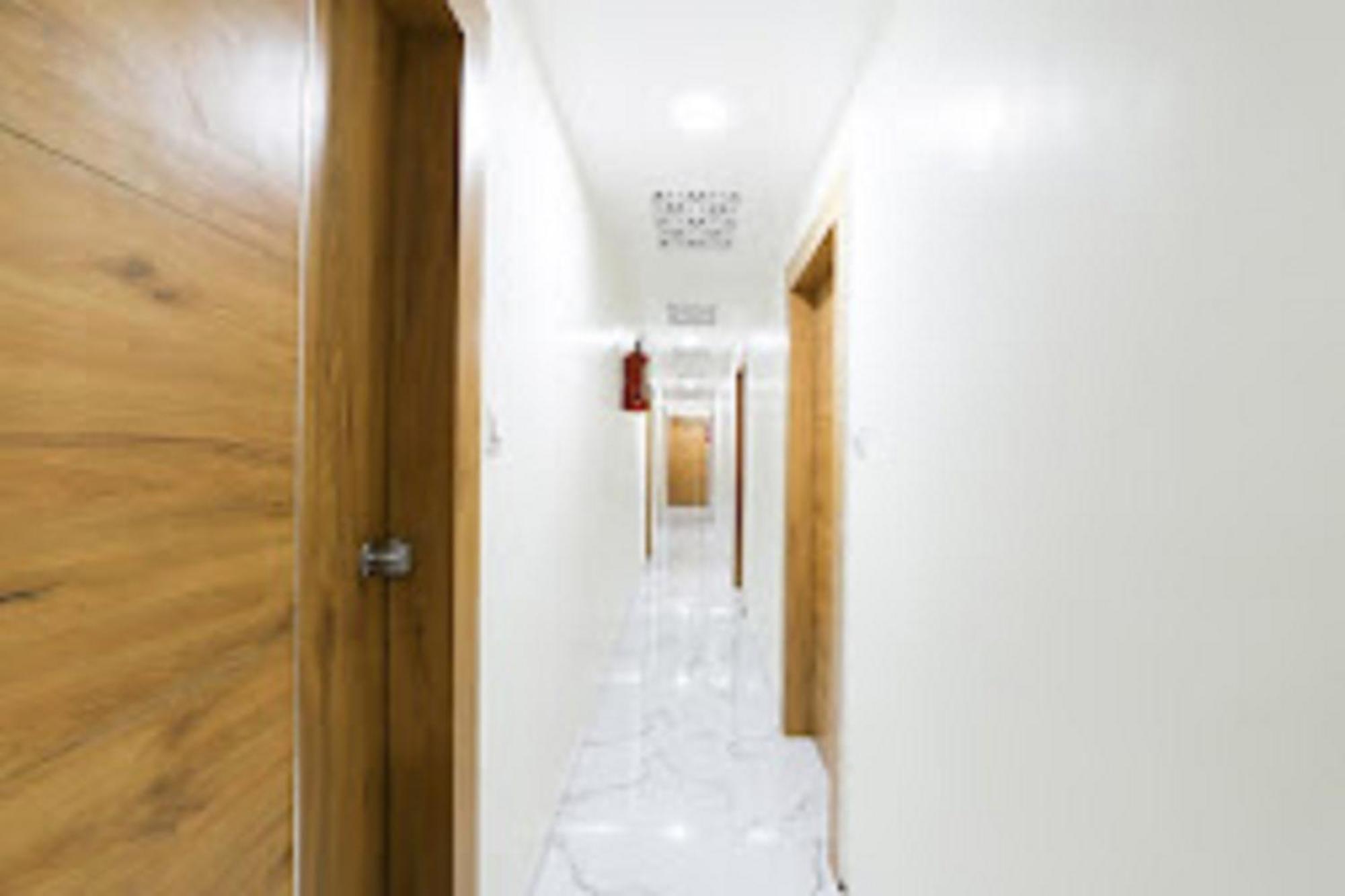 Hotel New Lake View Ahmedabad Buitenkant foto